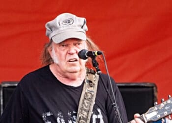 Neil Young, Joan Baez Teaming with Bernie Sanders, Alexandria Ocasio-Cortez for Anti-'Oligarchy' Rally