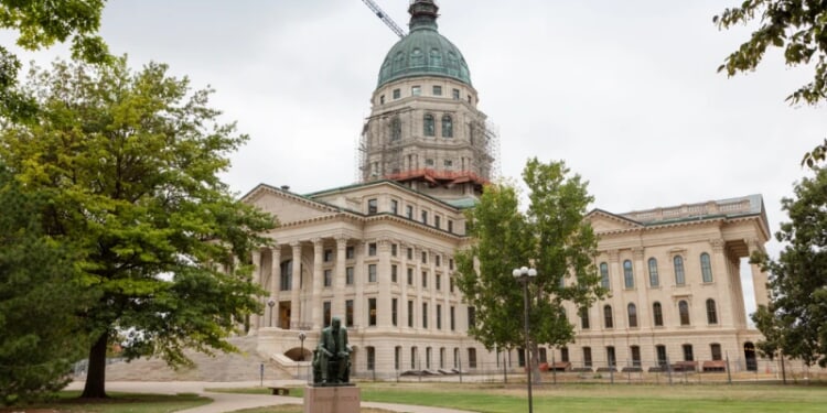 Kansas law will guard adoptive parents’ religious liberty – Catholic World Report