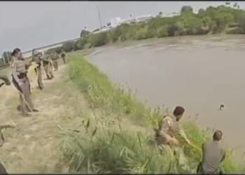 Texas DPS High-Speed Chase of Smuggler of Illegals Results in Crash - Two Illegals Then Swim Back to Mexico (VIDEO) | The Gateway Pundit