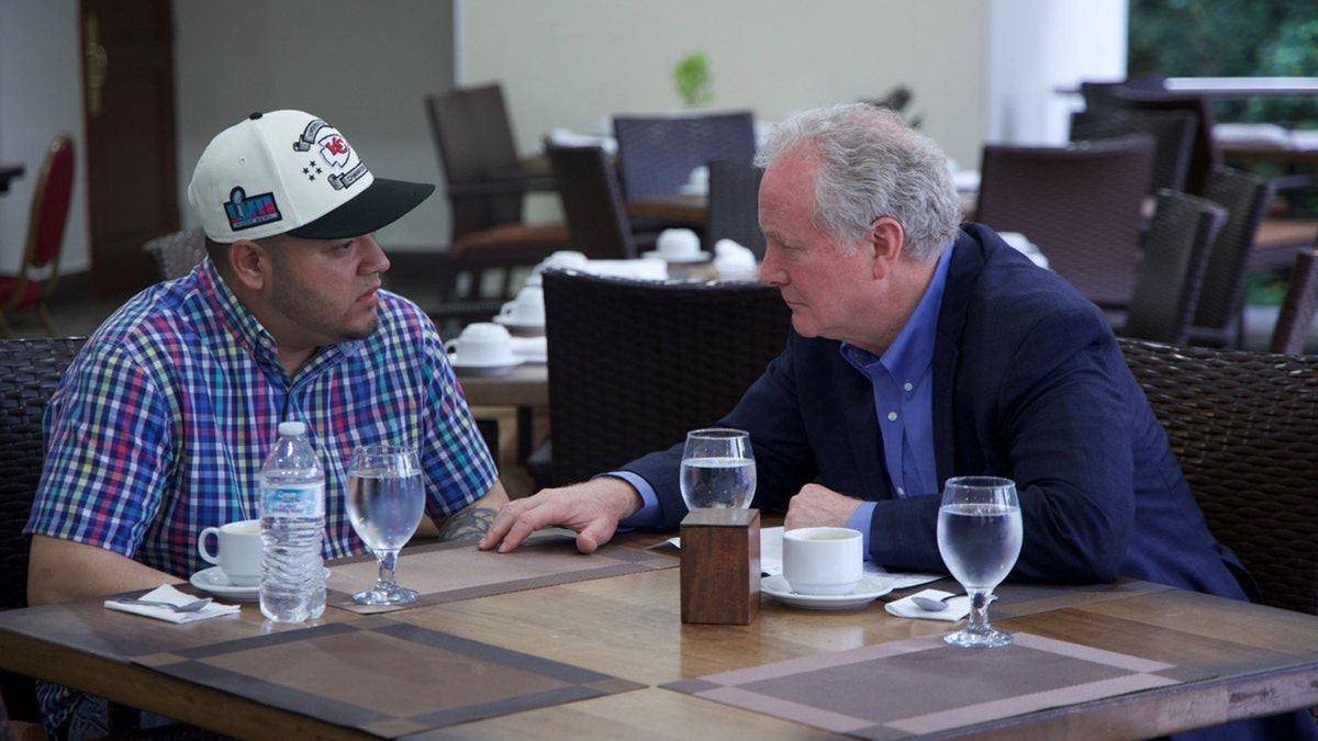Kilmar Abrego Garcia meets with Sen. Van Hollen