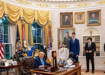 Trump Overshadowed by 7'9 Florida Gator During Viral Oval Office Meeting