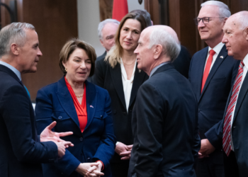 Bipartisan senators visit Canada in bid to ease Trump-era tensions