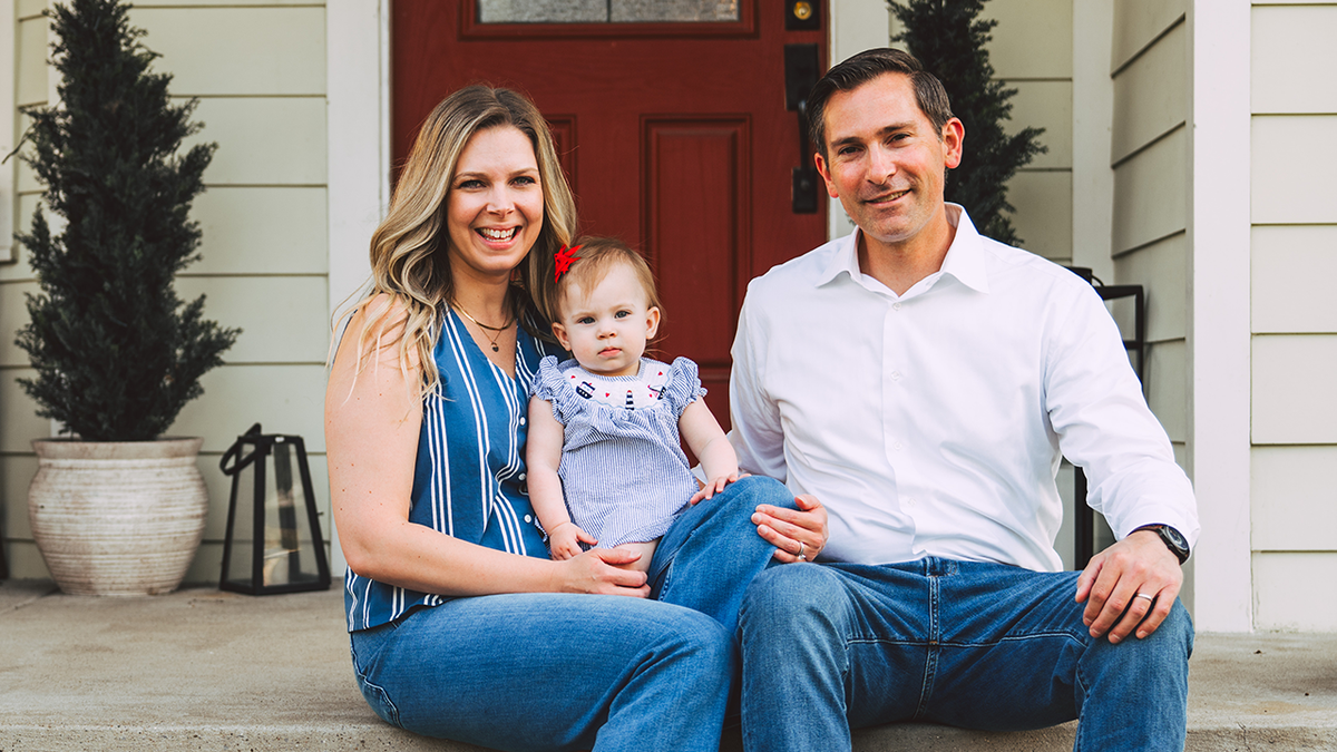 Matt Van Epps with his wife and daughter