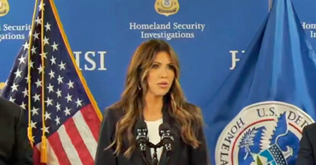 DHS Sec. Noem Blasts Chicago Mayor, Illinois Gov. for Obstructing ICE