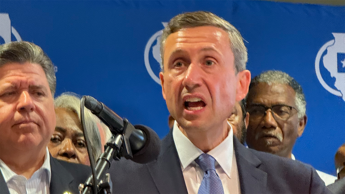 DNC chair Ken Martin vows to "fight fire with fire" in redistricting battle with Republicans