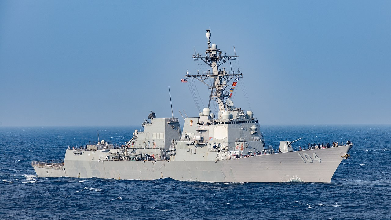 An Arleigh Burke-class destroyer at sea.