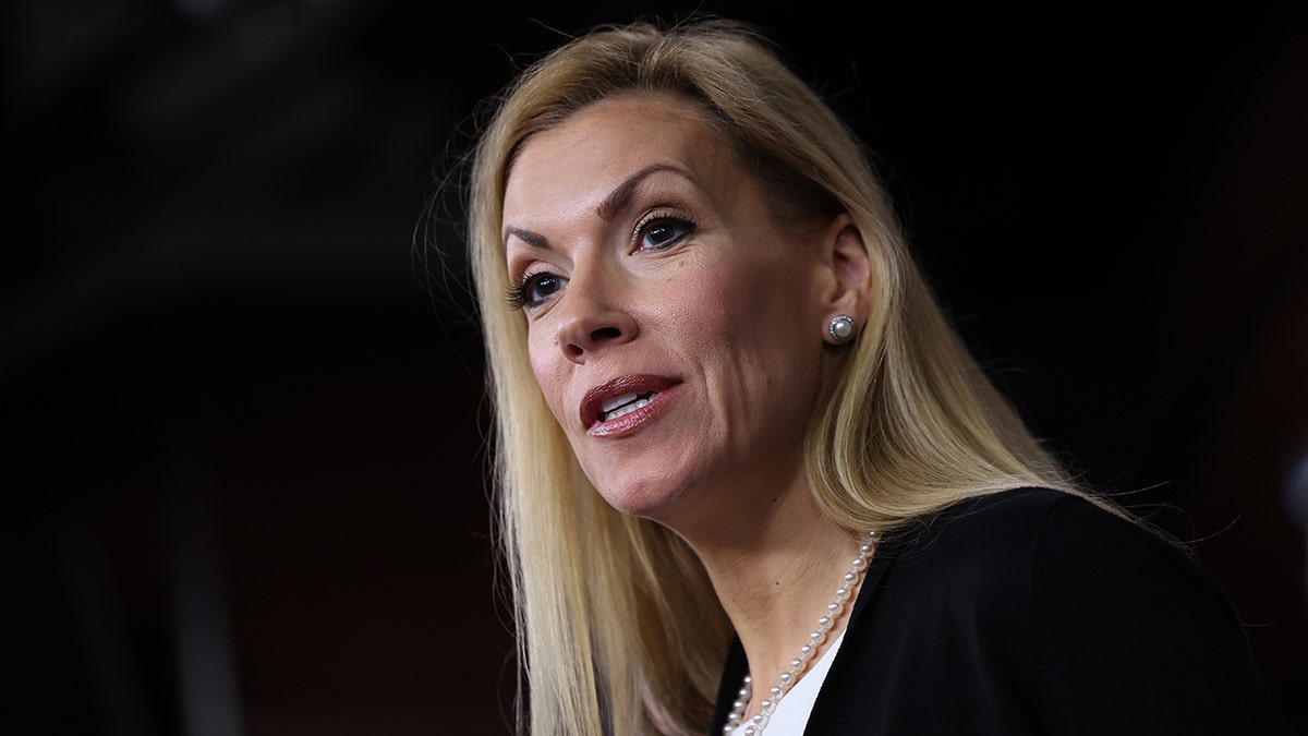 Rep. Beth Van Duyne