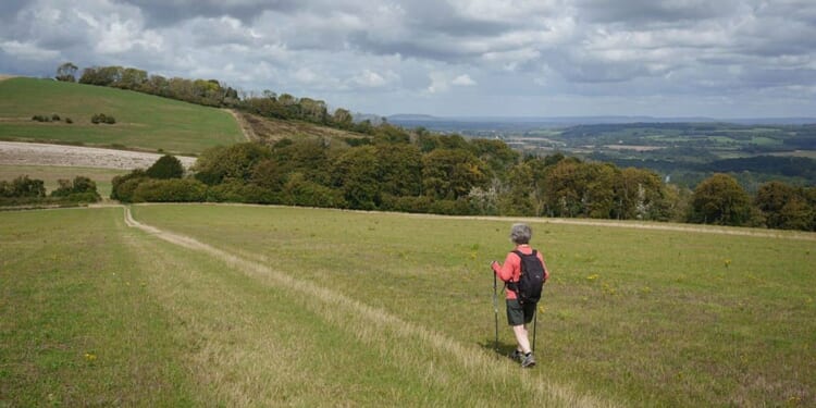 How to walk off your smartphone addiction