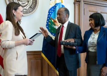 Carson sworn in as national advisor for nutrition, health and housing at USDA