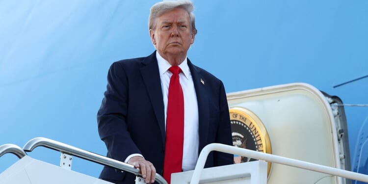 White House prepares mass layoffs for potential federal shutdown in October