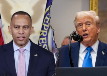 Top House Dem digs in on Obamacare fight before high-stakes Trump meeting