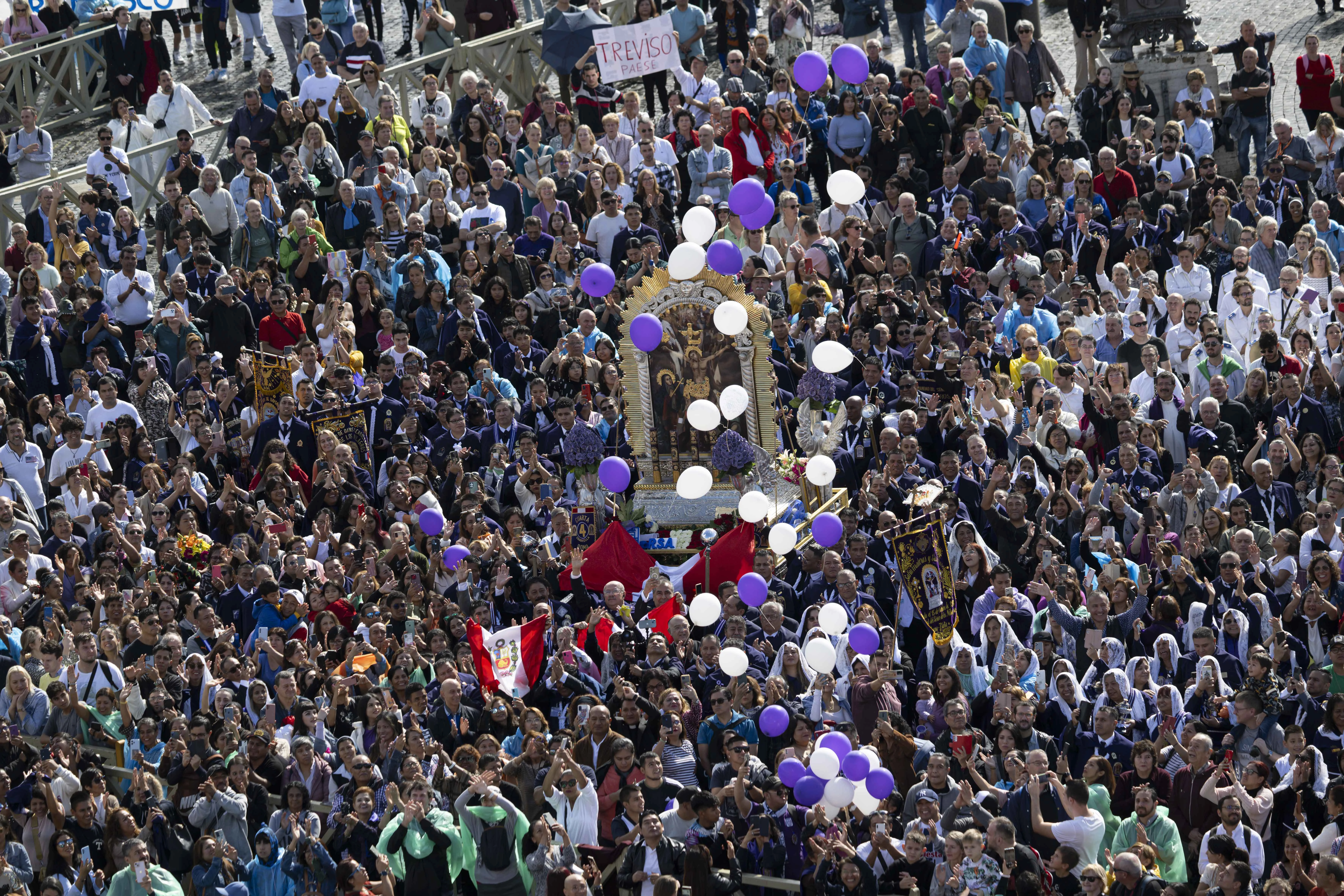 About 20,000 faithful gathered in St. Peter's Square at the Vatican to hear Pope Francis' Sunday Angelus message on Oct. 22, 2023. Credit: Vatican Media
