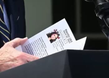 Joe Biden Note Card Scandal Resurfaces - Scripted Questions From Reporters, Reminders on Faces and Names of Hillary and Chuck Schumer | The Gateway Pundit