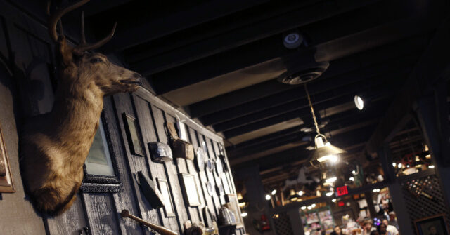 Cracker Barrel Suspends Restaurant Remodels, Keeps Americana Style