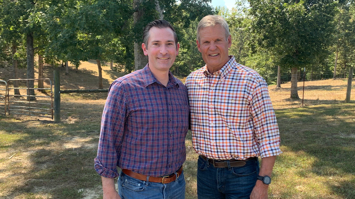 Matt Van Epps and Gov. Bill Lee pose for a photo together