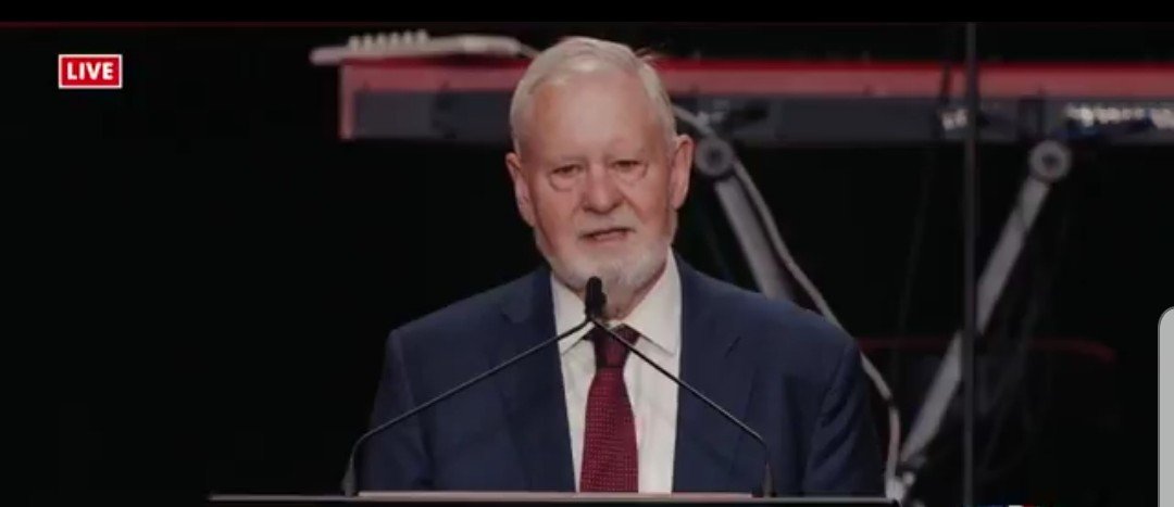 Hillsdale College President Dr. Larry Arnn Gives Honorary Degree to Charlie Kirk (VIDEO) | The Gateway Pundit