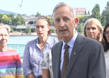 Portland mayor rejects Trump's plan to send federal troops to city