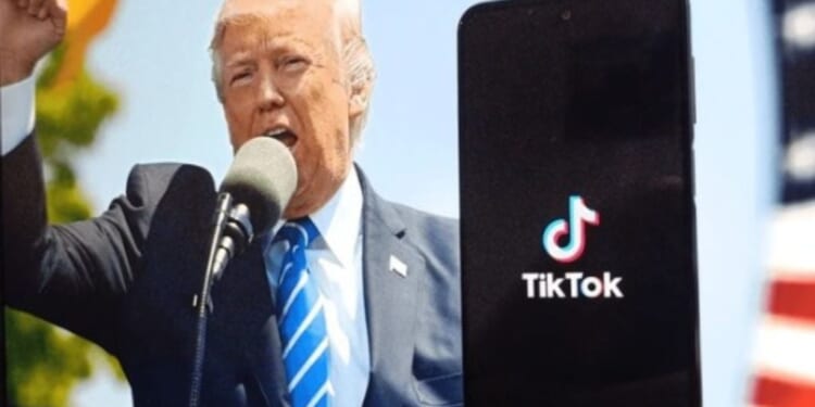 trump-signs-executive-order-rescuing-tiktok-in-the-u.s.-14-billion-sale-to-american-investors-like-oracle-and-silver-lake