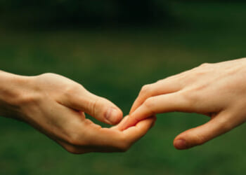 Woman to Marry Cop Who Searched for Her as Missing Teen