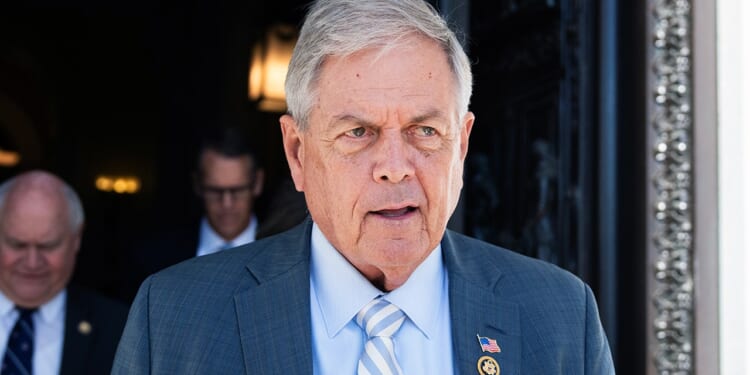 Proposed Constitutional Amendment would dock lawmakers' pay due to shut downs