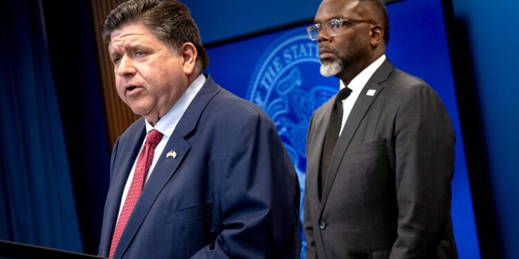 Trump: Chicago mayor, Pritzker should be jailed for not protecting ICE officers