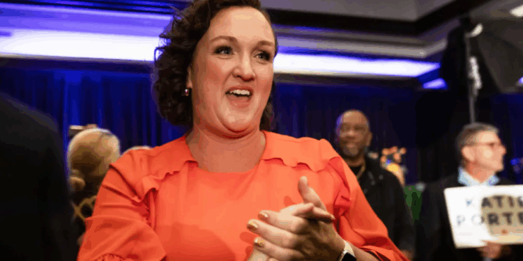 Liberal firebrand abruptly ends off-the-rails interview after lashing out at reporter