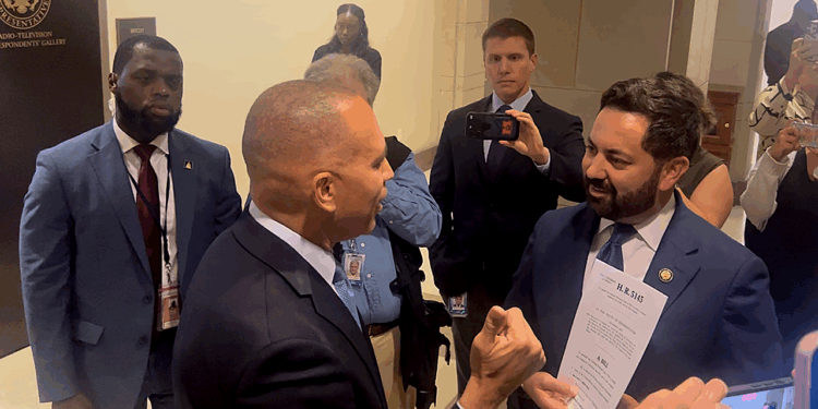 House Democrat leader engages in screaming match with Republican over shutdown