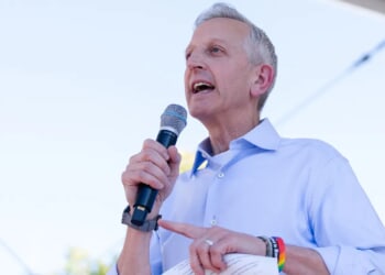 Portland mayor ordered removal of police tape near ICE facility, report notes