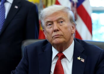 Trump bypasses Congress to pay troops during ongoing government shutdown