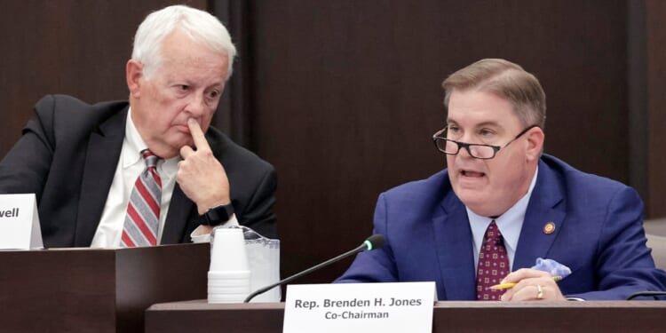 North Carolina Republicans complete redistricting to gain GOP seat