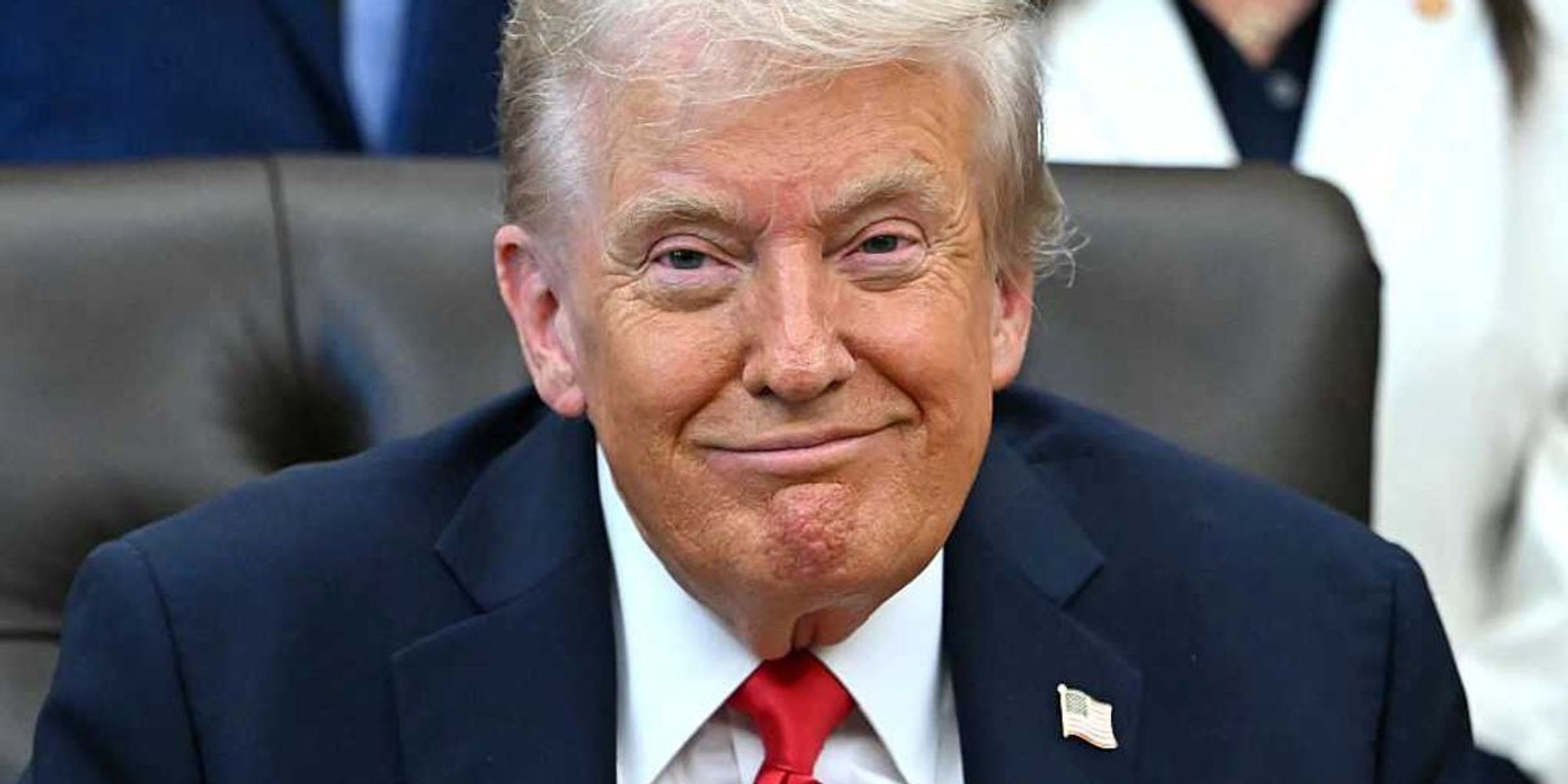 White House trolls Democrats with highlights of prior administrations' scandals amid liberal furor over East Wing renovation