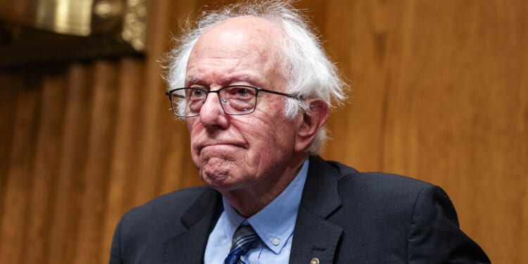 Vermont senator praises Trump on border, criticizes Biden
