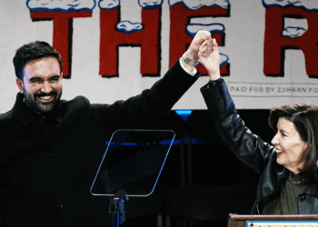 Mamdani defends Hochul after supporters chant 'Tax the rich!' at rally