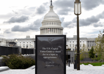 Business groups urge senators to pass clean funding bill to reopen federal government