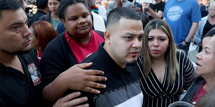 Judge questions Trump plan to send Salvadoran to Liberia over trial