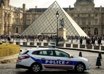 Louvre Museum $102 million crown jewels stolen, 2 suspects arrested