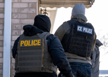 Illinois lawmakers approve bill banning immigration arrests near courthouses