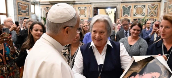 Sister Norma Pimentel speaks with the Holy Father at an Oct. 2, 2025, meeting at the Vatican. Credit: Vatican Media