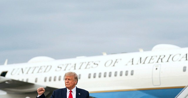 Donald Trump Meets with Japanese Prime Minister