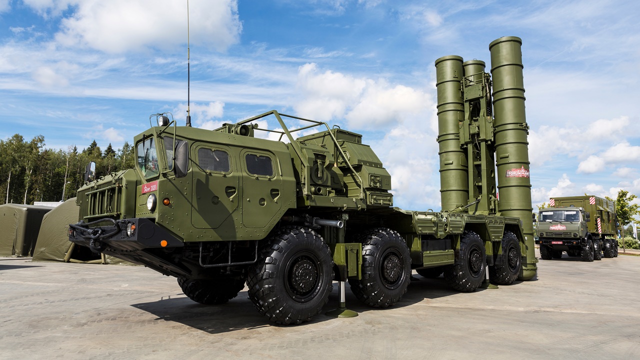 A Russian S-400 Triumf air defense system on display.