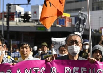 Industrial Nations Struggle to Resist Migration amid Demographic Collapse