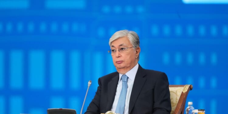 Kazakh president attends international meeting.