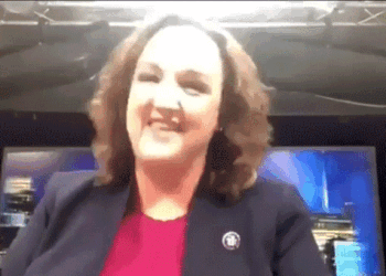 Katie Porter caught on video frustrated with staff over studio lights