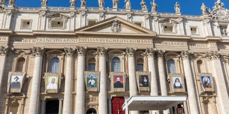 Lives of the newly canonized saints are ‘luminous signs of hope’ – Catholic World Report