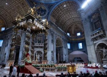 Man desecrates altar of St. Peter’s Basilica – Catholic World Report