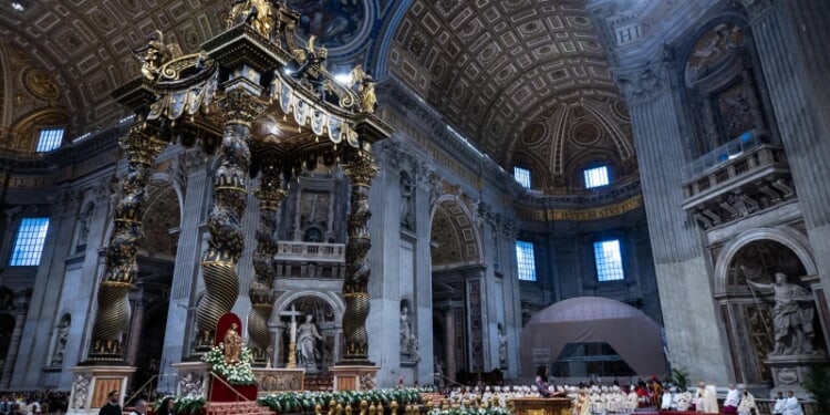 Man desecrates altar of St. Peter’s Basilica – Catholic World Report