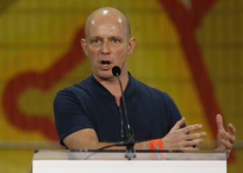 Republican Steve Hilton Leads Poll for California Governor
