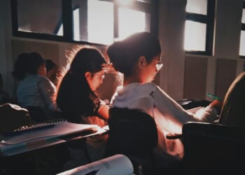 Saving Alpha Females: Raising Faithful and Confident Young Women in the Digital Age