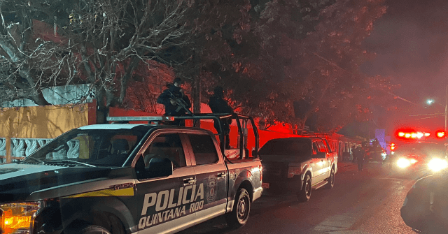 Shooting Spreads Panic at Mall in Cancun Beach Resort Area