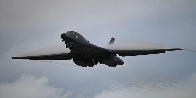 A B-1 Lancer in flight.